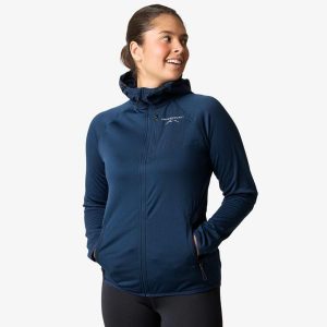 Bluza polarowa turystyka damska Swedemount Lofoten Tech Fleece Zip Hood W. Niebieskie bluzy SWEDEMOUNT, bez wzorów, z polaru, bez kaptura. Za 279,99 zł.
