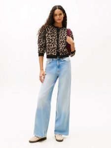 TOMMY JEANS Dżinsy - Comfort fit - w kolorze błękitnym rozmiar: W26/L30. Niebieskie jeansy Tommy Jeans, z aplikacjami, z jeansu, z podwyższonym stanem. Za 272,31 zł.