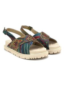 Goby Skórzane sandały w kolorze beżowym ze wzorem rozmiar: 40. Brązowe sandały Goby, bez wzorów, z otwartym noskiem, bez obcasa, bez zapięcia. Za 179,22 zł.