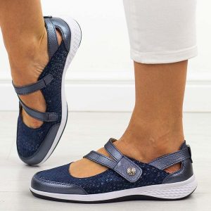 Granatowe skórzane półbuty damskie Cambell 87311. Niebieskie półbuty Cambell, na lato, bez wzorów, z bawełny, bez obcasa, na płaskiej podeszwie, bez zapięcia. Za 179,00 zł.