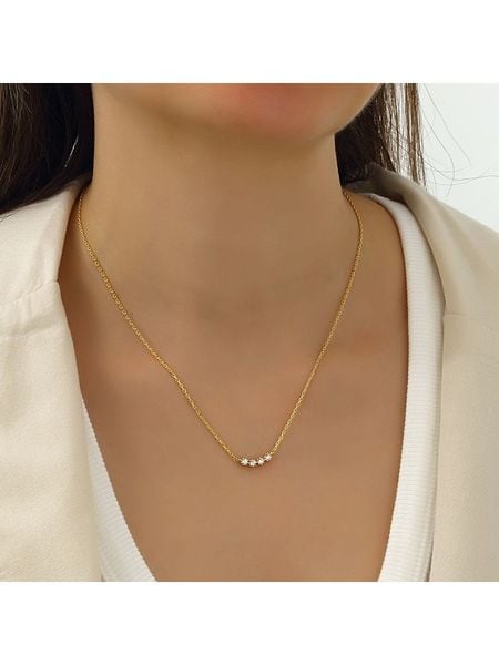 Miu Silver Pozłacany naszyjnik z cyrkoniami - dł. 42 cm rozmiar: onesize. Szare naszyjniki Miu Silver, z cyrkonią, pozłacane. Za 91,56 zł.