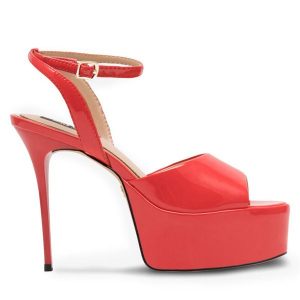 Sandały Nine West. Czerwone sandały Nine West, bez wzorów, bez obcasa, na szpilce, bez zapięcia. Za 149,99 zł.
