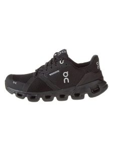 ON RUNNING Buty "Cloudflyer Waterproof" w kolorze czarnym do biegania rozmiar: 36,5. Czarne buty sportowe On Running, bez wzorów, z materiału, bez zapięcia, do biegania. Za 382,13 zł.