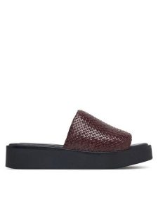 Vagabond Shoemakers Klapki Danya 6204-025-35 Brązowy. Brązowe klapki Vagabond Shoemakers, bez wzorów, ze skóry, bez obcasa. Za 467,99 zł.