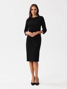 Stylove Sukienka w kolorze czarnym rozmiar: L. Czarne sukienki Stylove, na co dzień, l, bez wzorów, bez kołnierzyka, bez ramiączek, midi, proste. Za 248,95 zł.