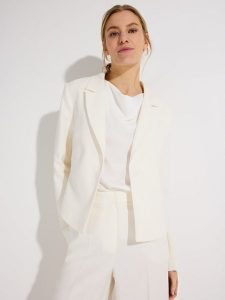 More & More Krótka marynarka Kobiety biały, 44. Białe marynarki i żakiety More & More, bez wzorów, z wiskozy, eleganckie. Za 479,95 zł.