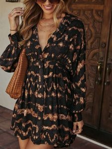 Milan Kiss Sukienka w kolorze czarnym rozmiar: S. Czarne sukienki Milan Kiss, s, bez wzorów, z wiskozy, bez kołnierzyka, bez ramiączek, mini. Za 170,47 zł.