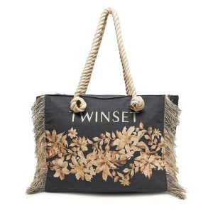 Torebka TWINSET. Czarne torebki klasyczne Twinset, bez wzorów, bez dodatków. Za 399,99 zł.