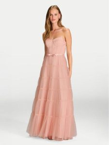 Hey Kyla Sukienka wieczorowa 5AJ009HK Różowy Regular Fit. Czerwone sukienki Hey Kyla, bez wzorów, z syntetyku, wizytowe, bez kołnierzyka, bez ramiączek. Za 549,99 zł.