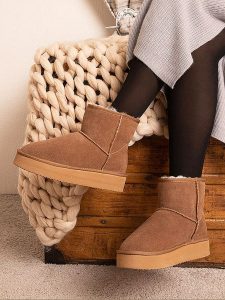 NICEBAY Skórzane botki "Gravelly" w kolorze brązowym rozmiar: 37. Brązowe botki NICEBAY, bez wzorów, z materiału, bez obcasa, na platformie, bez zapięcia. Za 238,29 zł.