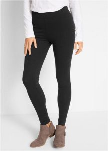Legginsy z mieszanki bawełny. Czarne legginsy bonprix, bez wzorów, z bawełny. Za 69,99 zł.