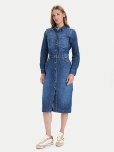 Mustang Sukienka jeansowa Emma 1016939 Niebieski Slim Fit. Niebieskie kombinezony Mustang, bez wzorów, z bawełny, bez kołnierzyka, bez ramiączek. Za 479,99 zł.