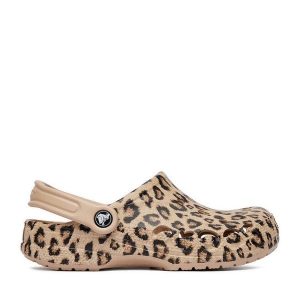 Klapki Crocs. Brązowe klapki Crocs, bez wzorów, bez obcasa. Za 239,99 zł.