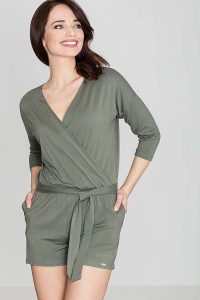 Oliwkowy Dzianinowy Letni Kopertowy Kombinezon. Zielone kombinezony Katrus, na lato, l, bez wzorów, z dzianiny, bez kołnierzyka, bez ramiączek. Za 219,00 zł.