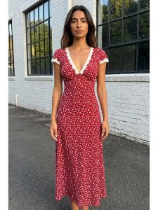 SOULSHAE Sukienka w kolorze czerwonym rozmiar: L/XL. Czerwone sukienki SOULSHAE, l, bez wzorów, bez kołnierzyka, bez ramiączek, maxi. Za 164,45 zł.
