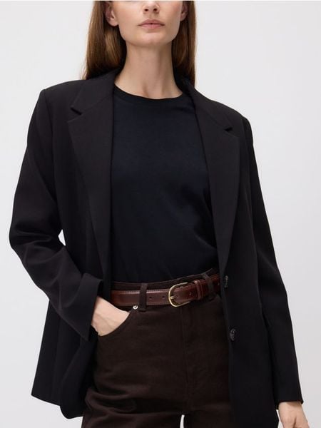 Jednorzędowa marynarka z wiskozą - czarny. Czarne marynarki i żakiety Reserved, l, bez wzorów, z tkaniny. W wyprzedaży za 99,99 zł.