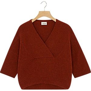 Sweter w kolorze bordowym. Swetry klasyczne marki Rodier. W wyprzedaży za 169,95 zł.