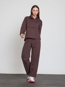 BGN Spodnie dresowe w kolorze brązowym rozmiar: 36. Brązowe spodnie dresowe BGN, bez wzorów, z dresówki. Za 100,99 zł.