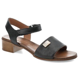 Czarne Sandały Armodo Modne Buty Damskie. Czarne sandały Armodo, bez wzorów, ze skóry, bez obcasa, na obcasie, bez zapięcia. Za 289,00 zł.