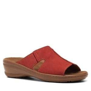 Klapki Go Soft. Czerwone klapki Go Soft, bez wzorów, bez obcasa. Za 199,99 zł.