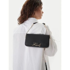 Torebka KARL LAGERFELD. Czarne torebki klasyczne KARL LAGERFELD, bez wzorów, bez dodatków. Za 664,99 zł.