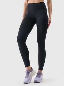 4F Legginsy sportowe w kolorze czarnym rozmiar: XS. Czarne legginsy 4f, xs, bez wzorów, z materiału, outdoorowe. Za 61,46 zł.