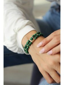 Pierres delicates Pozłacana bransoletka z malachitami rozmiar: onesize. Żółte bransoletki Pierres delicates, z malachitem, pozłacane. Za 96,37 zł.