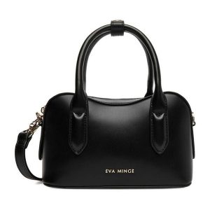 Torebka Eva Minge. Czarne kuferki Eva Minge, bez wzorów, bez dodatków. Za 199,99 zł.
