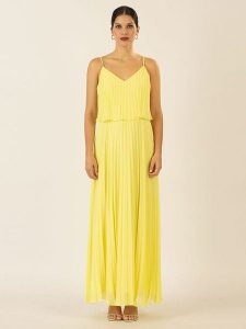 APART Sukienka w kolorze żółtym rozmiar: 42. Żółte sukienki Apart, na co dzień, bez wzorów, bez kołnierzyka, bez ramiączek, maxi, proste. Za 260,96 zł.