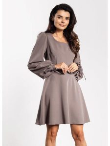 Awama Sukienka w kolorze szarobrązowym rozmiar: S. Brązowe sukienki Awama, s, bez wzorów, bez kołnierzyka, bez ramiączek, mini. Za 167,95 zł.