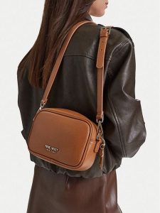 Nine West Torebka EO-CALM POISE-LDA6766B Brązowy jasny. Brązowe listonoszki Nine West, bez wzorów, bez dodatków. Za 299,99 zł.