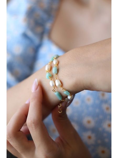 Pierres delicates Bransoletka w kolorze białym z perłami i akwamarynami rozmiar: onesize. Białe bransoletki Pierres delicates, z akwamarynem, z mosiądzu. Za 78,47 zł.