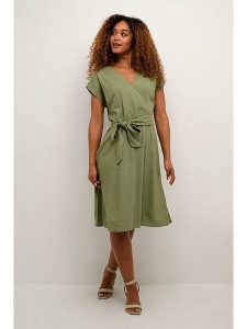 Cream Sukienka w kolorze khaki rozmiar: 44. Brązowe sukienki Cream, bez wzorów, z tkaniny, bez kołnierzyka, bez ramiączek, midi, kopertowe. Za 222,95 zł.