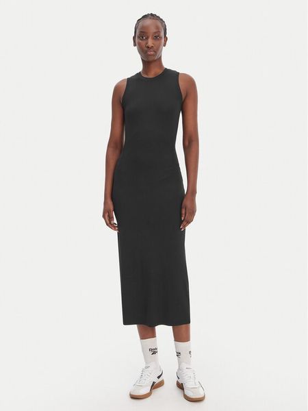 Reebok Sukienka codzienna Reebok x Ewa Chodakowska Lenka RK25617CCW Czarny Slim Fit. Czarne kombinezony Reebok, na co dzień, l, bez wzorów, z syntetyku, bez kołnierzyka, bez ramiączek, proste. Za 299,99 zł.