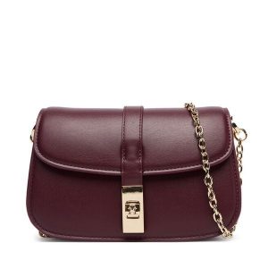 Torebka Tommy Hilfiger. Czerwone torebki klasyczne TOMMY HILFIGER, bez wzorów, bez dodatków. Za 529,99 zł.