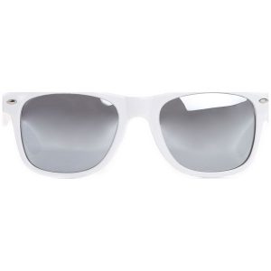 Białe Okulary Lady Danger. Białe okulary przeciwsłoneczne marki Born2be. Za 24,99 zł.