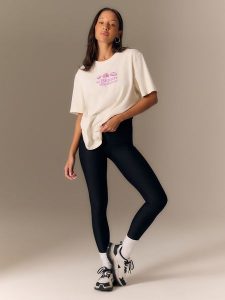 4F Legginsy z prążkowanej dzianiny damskie - czarne XS. Czarne legginsy 4f, bez wzorów, z dzianiny, z podwyższonym stanem. Za 99,99 zł.