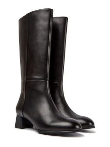 Camper Skórzane kozaki w kolorze czarnym rozmiar: 38. Czarne kozaki Camper, na zimę, bez wzorów, bez obcasa, bez zapięcia. Za 491,99 zł.