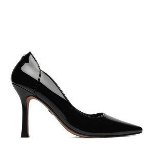 Szpilki Nine West. Czarne szpilki Nine West, bez wzorów, bez obcasa. Za 249,99 zł.