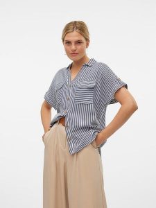 Vero Moda Bluzka w kolorze granatowym rozmiar: L. Niebieskie bluzki Vero Moda, l, bez wzorów, z wiskozy, klasyczne, bez kołnierzyka, bez ramiączek. Za 92,21 zł.