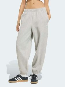 Adidas Spodnie dresowe w kolorze szarym rozmiar: L. Szare spodnie dresowe ADIDAS, l, bez wzorów, z dresówki. Za 164,95 zł.