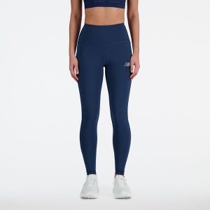 Legginsy damskie New Balance WP41237NNY – granatowe. Niebieskie legginsy New Balance, bez wzorów, z materiału, z podwyższonym stanem. Za 169,99 zł.