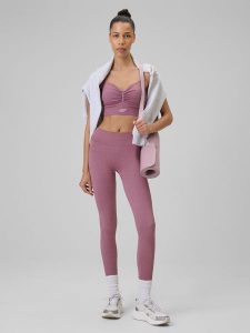 4F Legginsy do jogi bezszwowe szybkoschnące damskie - różowe M/L. Czerwone legginsy 4f, bez wzorów, z podwyższonym stanem, długie. Za 129,99 zł.