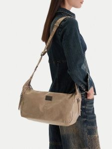 G-Star Raw Torebka C-LDA5453B Beżowy. Brązowe listonoszki G-Star Raw, bez wzorów, z materiału, bez dodatków. Za 179,99 zł.