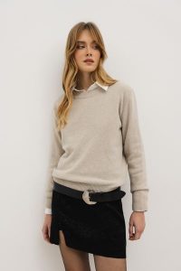 WEŁNIANY SWETER LAURA BEŻOWY L - Flawless. Brązowe swetry klasyczne Flawless, l, z kaszmiru, bez kołnierzyka. Za 590,00 zł.