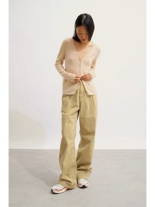 AUTHENTIC CASHMERE Kaszmirowy kardigan "Chalais" w kolorze kremowym rozmiar: S. Brązowe kardigany AUTHENTIC CASHMERE, z kaszmiru. Za 340,99 zł.