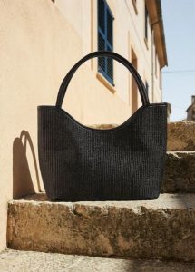 Torba typu shopper w optyce plecionki. Brązowe shopper bag bonprix, bez wzorów, bez dodatków. Za 59,99 zł.