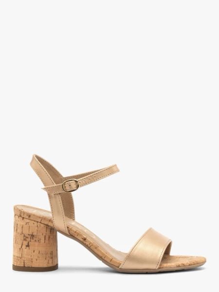 Złote sandały na obcasie obleczonym korkiem. Żółte sandały Ryłko, bez wzorów, z gumy, z okrągłym noskiem, bez obcasa, na obcasie, bez zapięcia. Za 329,99 zł.