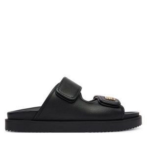 Klapki Tommy Hilfiger. Czarne klapki TOMMY HILFIGER, bez wzorów, bez obcasa. Za 427,99 zł.