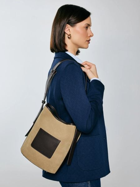 Torebka damska ze skóry naturalnej zamszowej beżowa Singari 801. Brązowe torebki klasyczne Big Star, bez wzorów, ze skóry, zamszowe, bez dodatków. Za 399,99 zł.